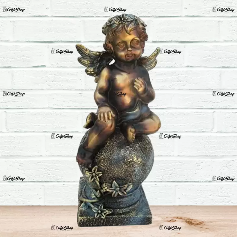 Inger pe glob, statueta din rasina, model b